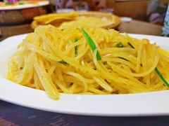 咸蛋黄土豆丝-醉美东江·三文鱼·烧鸡公