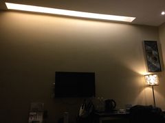 -昆明朗威酒店(昆明站火车站双桥夜市风情街店)