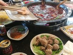 -茅草房·河畔园林火锅