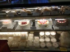 面包甜点陈列柜-凯司令西点房(虹桥路站店)
