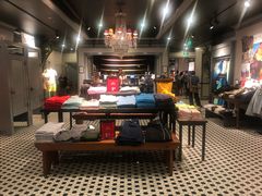 -Hollister(天环广场店)