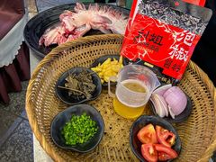 -刘姐啤酒鱼民族演艺餐厅(西街总店)