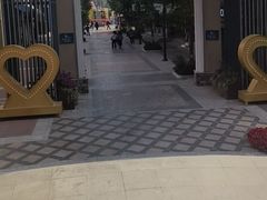 -王府井奥莱棋盘山小镇