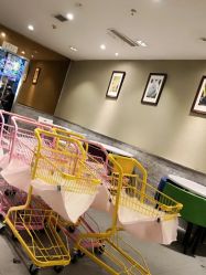 -萌兔星空蹦床撸兔馆