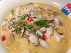 QQ酸汤鱼-蜜桃餐厅·江浙融合菜(荟聚购物中心店)