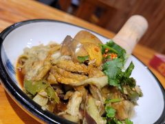 -老滇山寨•云南特色菜•地方菜•民族风情歌舞表演(金碧店)