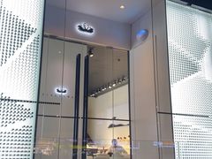 门面-BLACKSWAN黑天鹅(环球店)