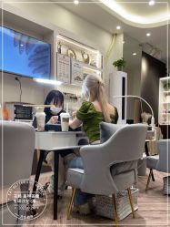 -花岐款式专研健康美甲沙龙