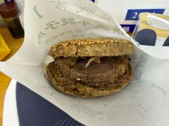 烧饼夹牛肉-实成吉烧饼铺