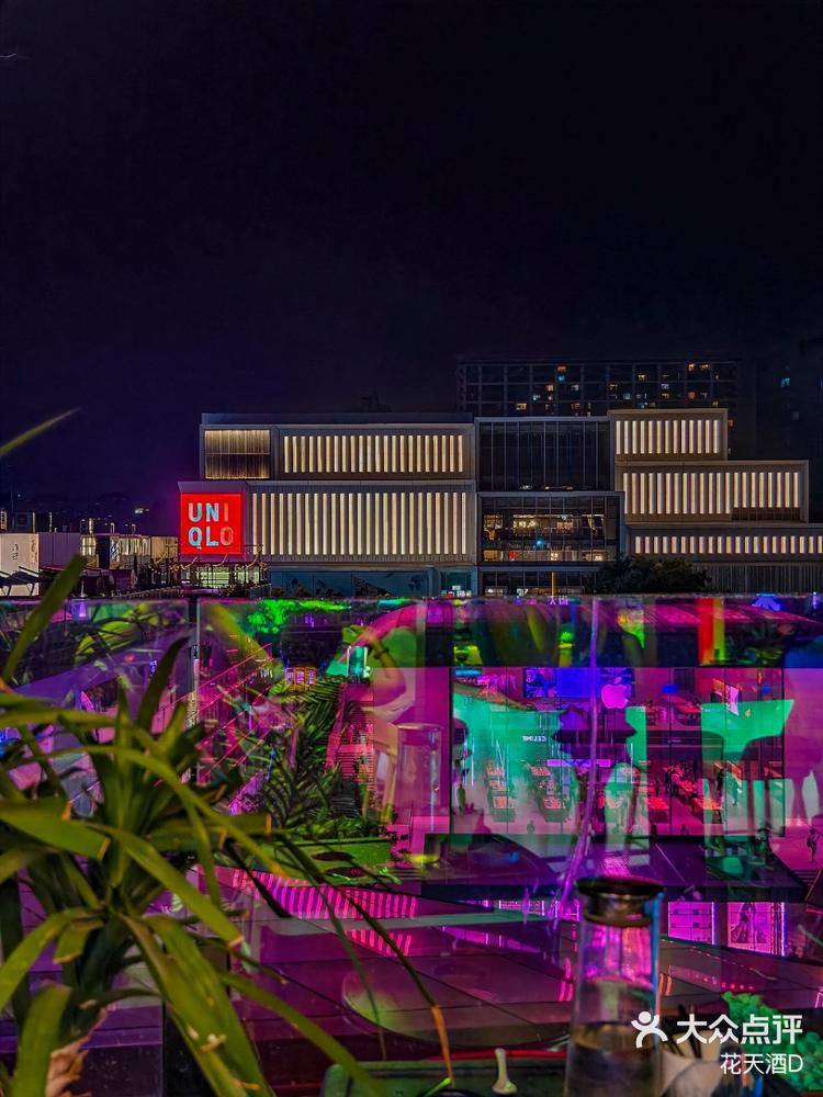 百加得俱乐部真是帅哥美女的聚集地