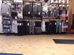 -lululemon(上海浦东IFC店)