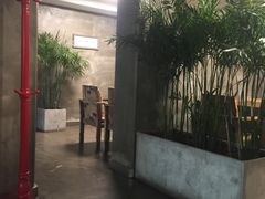 -HIGH FIVE哈福手工汉堡(桂林路店)