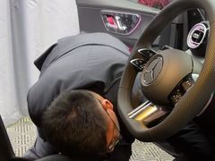 -上海星瀚奔驰4S店(红柳路店)