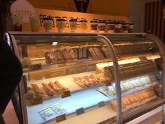 面包甜点陈列柜-一鸣真鲜奶吧(温州南站店)