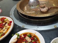 -周老三跷脚牛肉·全牛火锅(非遗传承店)