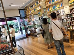 -VENCHI 闻绮(上海佛罗伦萨小镇店)