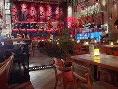 -FOUR PLAY BAR