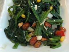 果仁拌菠菜-燕春楼(海河华鼎店)