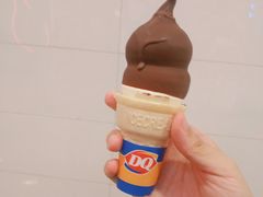 双球巧克力脆皮甜筒-DQ·蛋糕·冰淇淋(印象城店)