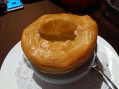 酥皮奶油蘑菇汤-卡本妮法餐厅·北京和平宾馆