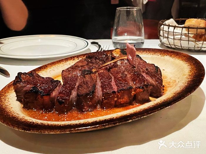 Wolfgang’s Steakhouse 沃夫冈牛排馆(上海白玉兰广场店)招牌大里脊牛排图片