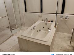 -深圳富苑皇冠假日套房酒店