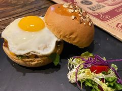 -HIGH FIVE哈福手工汉堡(桂林路店)