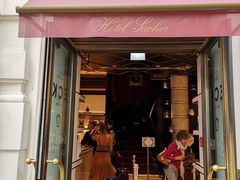 -Cafe Sacher(WIEN)
