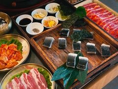 -围炉肉舍•炭烤活鳗•丹东海鲜烤肉(步行街店)