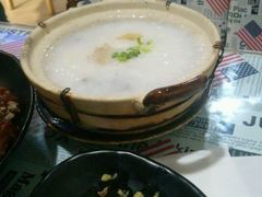 港式海鲜粥-阿政粤小馆(中央大街店)