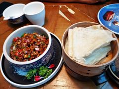 传统黑三剁配薄饼-雀舞云南菜(天津天河城购物中心店)