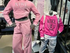 -百年港湾奥特莱斯(香炉礁店)