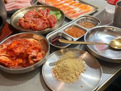 -围炉肉舍丹东海鲜烤肉·烤活鳗(步行街店)