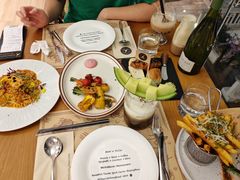 -Mark&Mars Restaurant