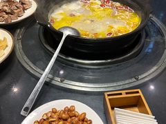 -周老三跷脚牛肉·全牛火锅(非遗传承店)