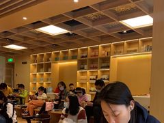 -漕河泾街道图书馆(漕河泾社区文化活动中心店)