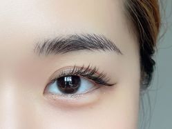 -一个差评成就的纹眉店
