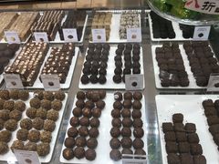 -VENCHI 闻绮(上海佛罗伦萨小镇店)