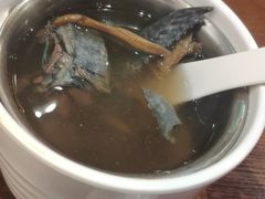 茶树菇乌鸡汤-陈光记烧腊(长寿路店)