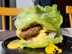 双层牛肉生菜汉堡-The Rug Cafe(王府中环店)