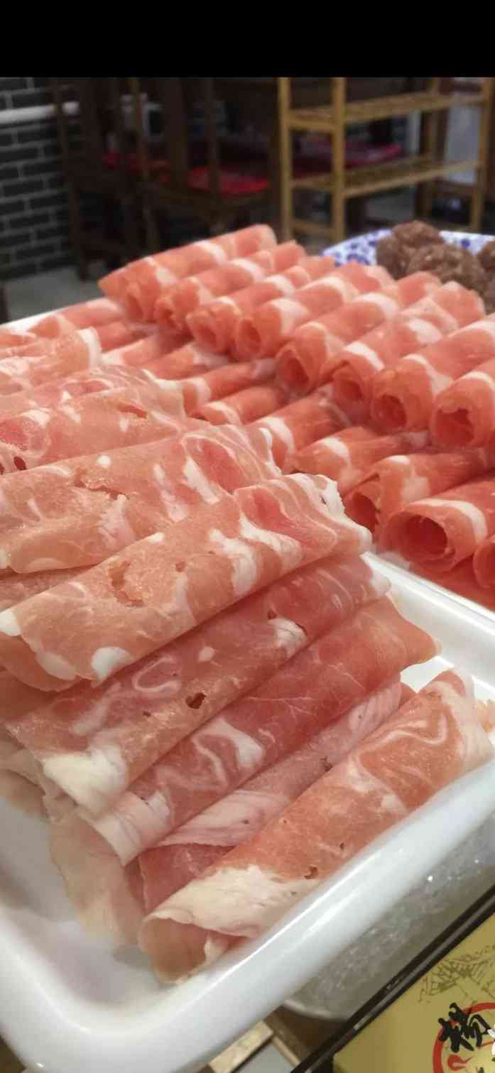 杨门涮肉-"99大润发对面 四海馨城沿街房最里面,前.