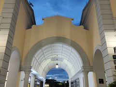 -佛罗伦萨小镇广佛名品奥特莱斯(疏港路店)