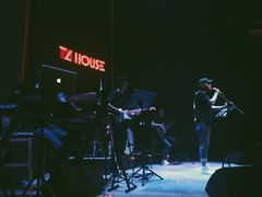 -TZ House音乐现场(来福士中心店)