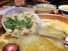 -洱火云南酸菜牛肉火锅(石景山当代商城店)