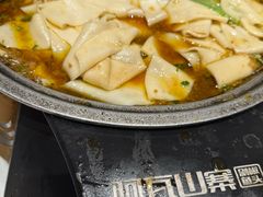 -阿瓦山寨·湘菜现炒·剁椒鱼头王(咸阳总店)