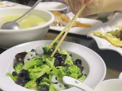 荷塘小炒-鸿运楼烤鸭店(天桥店)