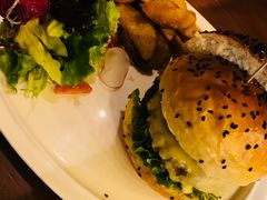 招牌牛肉汉堡-UPPER KITCHEN(延安路店)