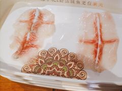 -老牌坊云南鱼豆花火锅(哈西万达店)