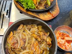 -臻牛烤肉