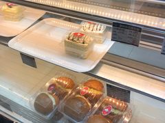 -白玉兰食品甜凤店(合生汇店)